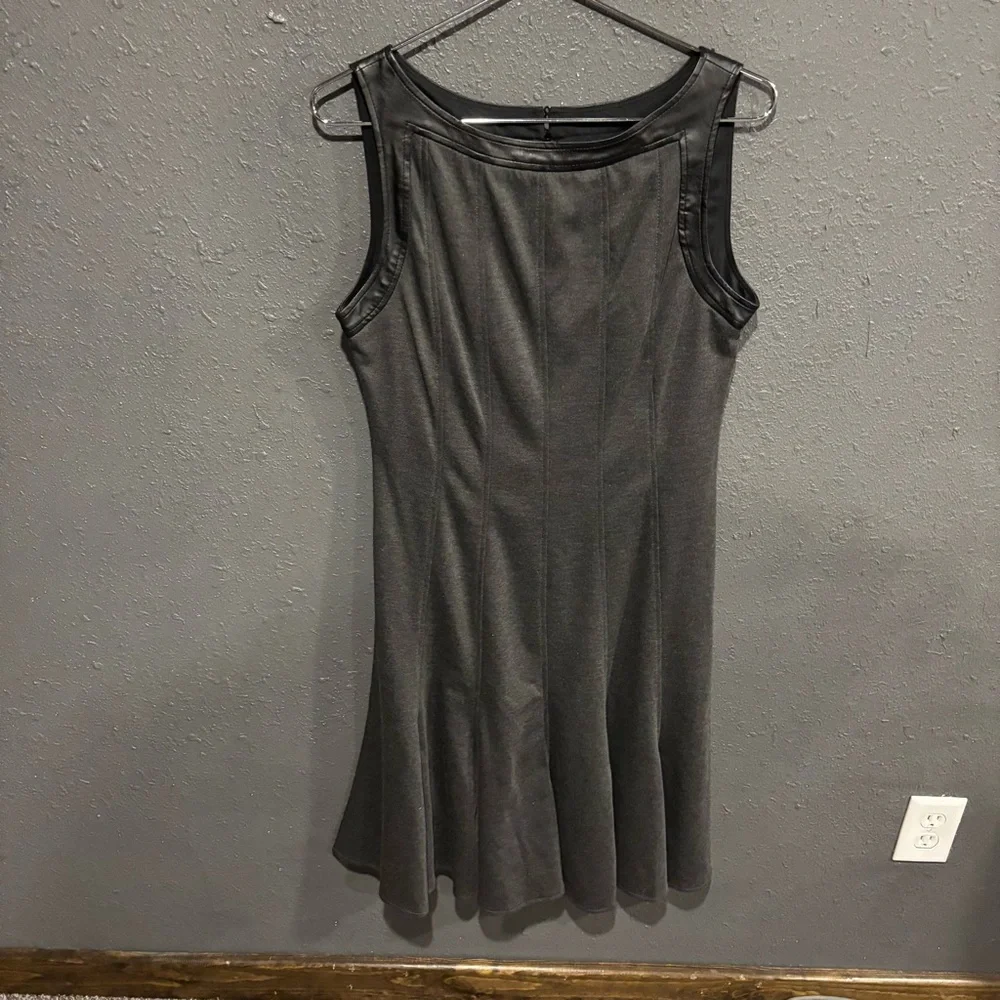 Sandra Darren Charcoal Sleeveless Midi Dress